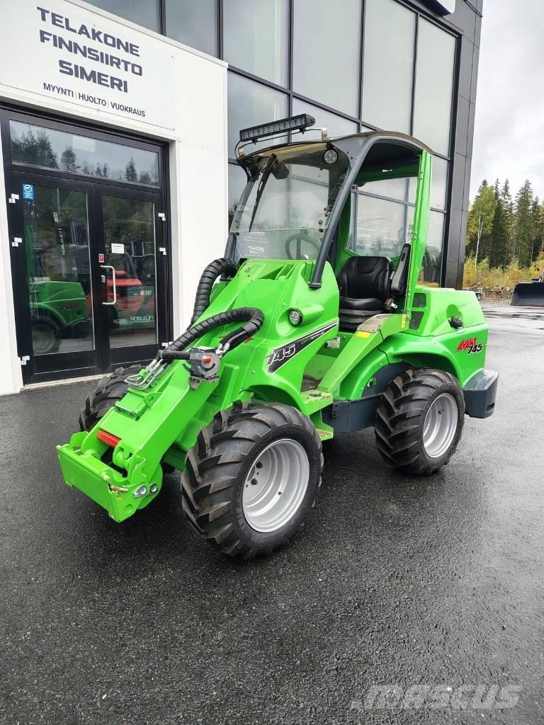 Avant 745 لوادر صغيرة