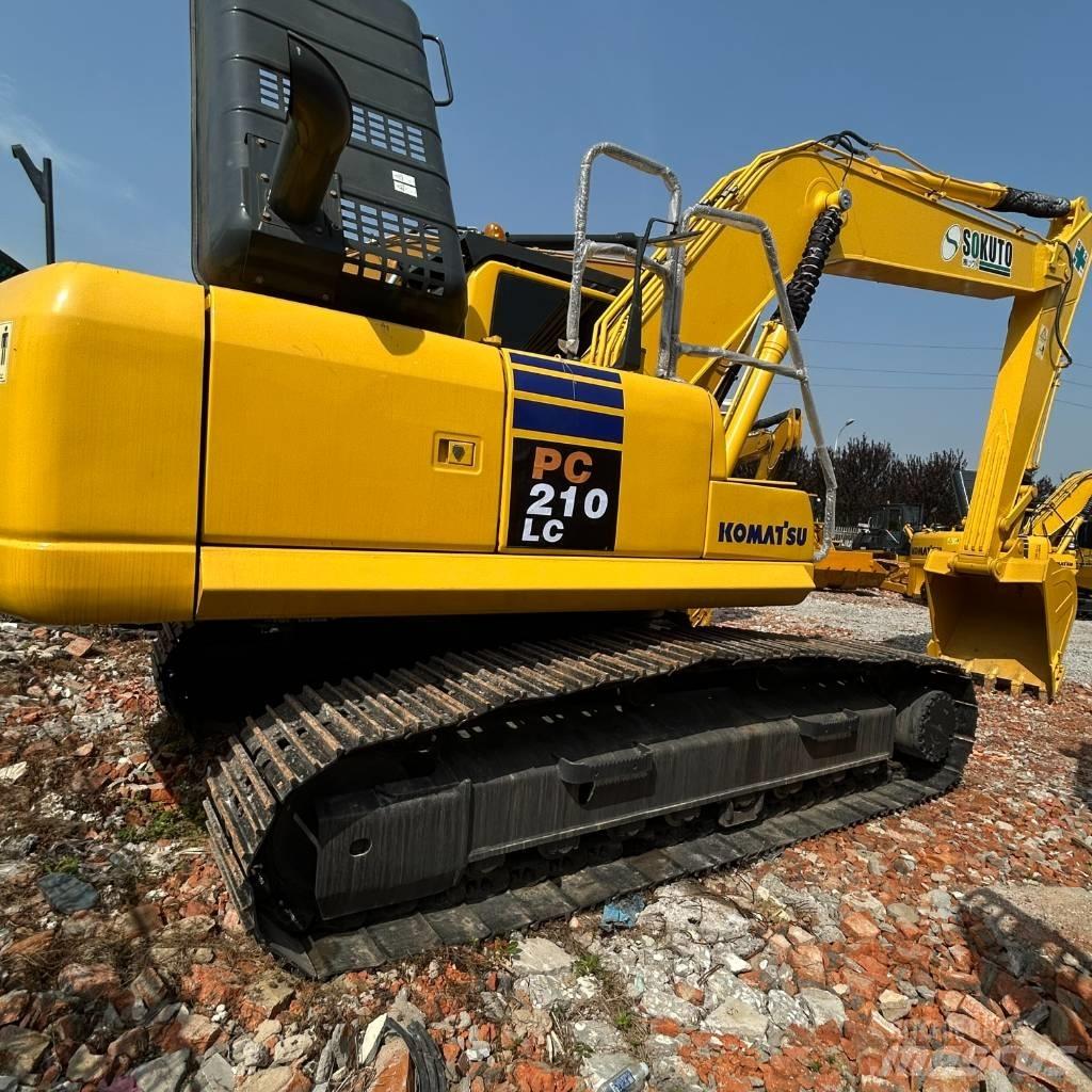 Komatsu 210-8 حفارات زحافة