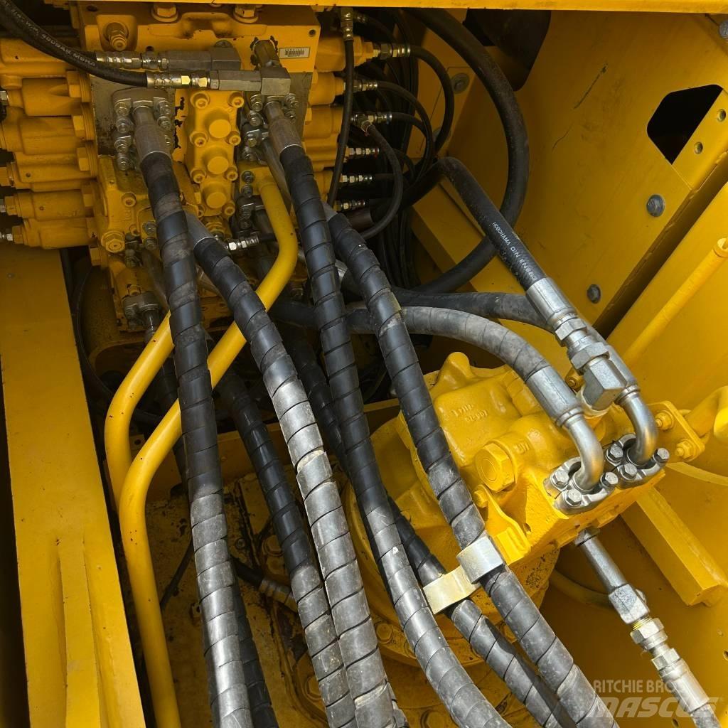 Komatsu 210-8 حفارات زحافة