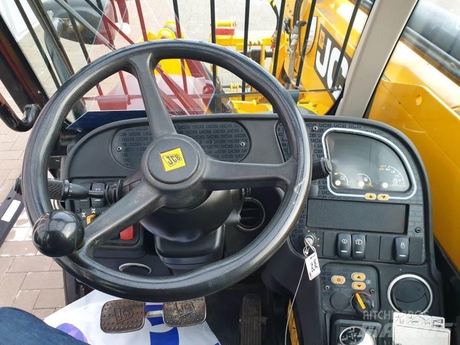 JCB 535-125 مناولات متداخلة
