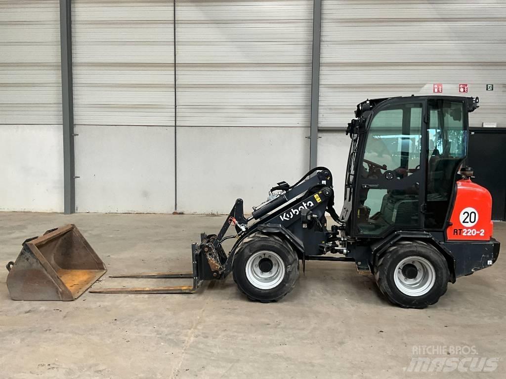 Kubota RT 220-2 لوادر بعجل