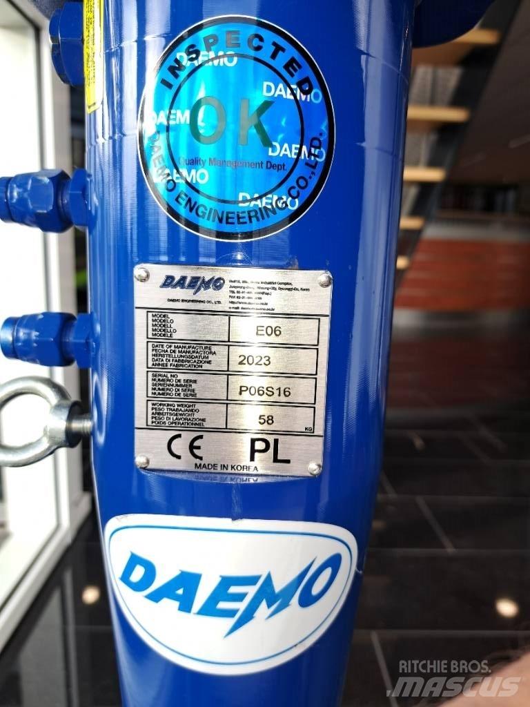 Daemo E06 with CW05 مطارق / كسارات