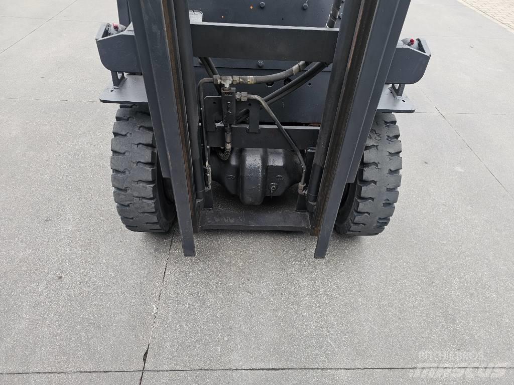 Doosan D 25 G شاحنات الديزل