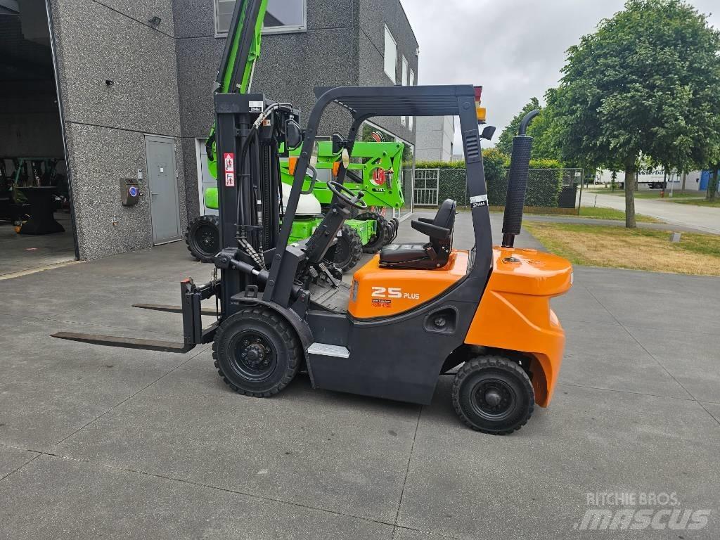 Doosan D 25 G شاحنات الديزل