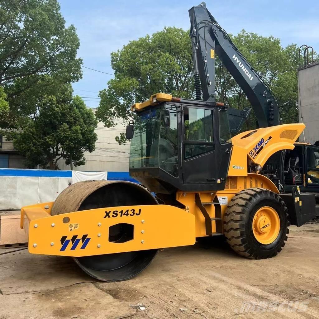 XCMG XS 143 مداحل أحادية الأسطوانة