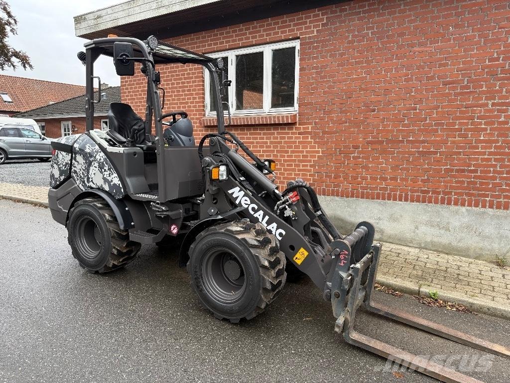 Mecalac MCL 6+ لوادر صغيرة