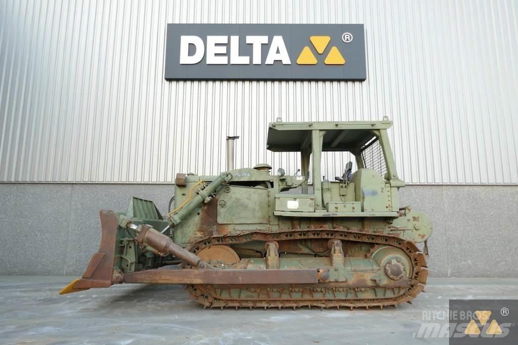 CAT D7F Ex-army بلدوزرات مجنزرة