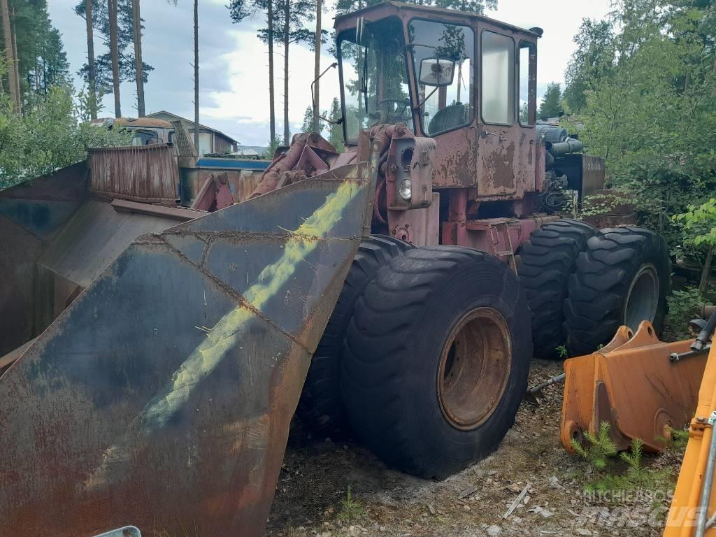 Valmet 1200 لوادر بعجل
