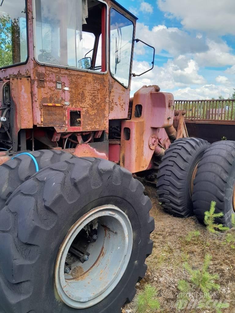 Valmet 1200 لوادر بعجل