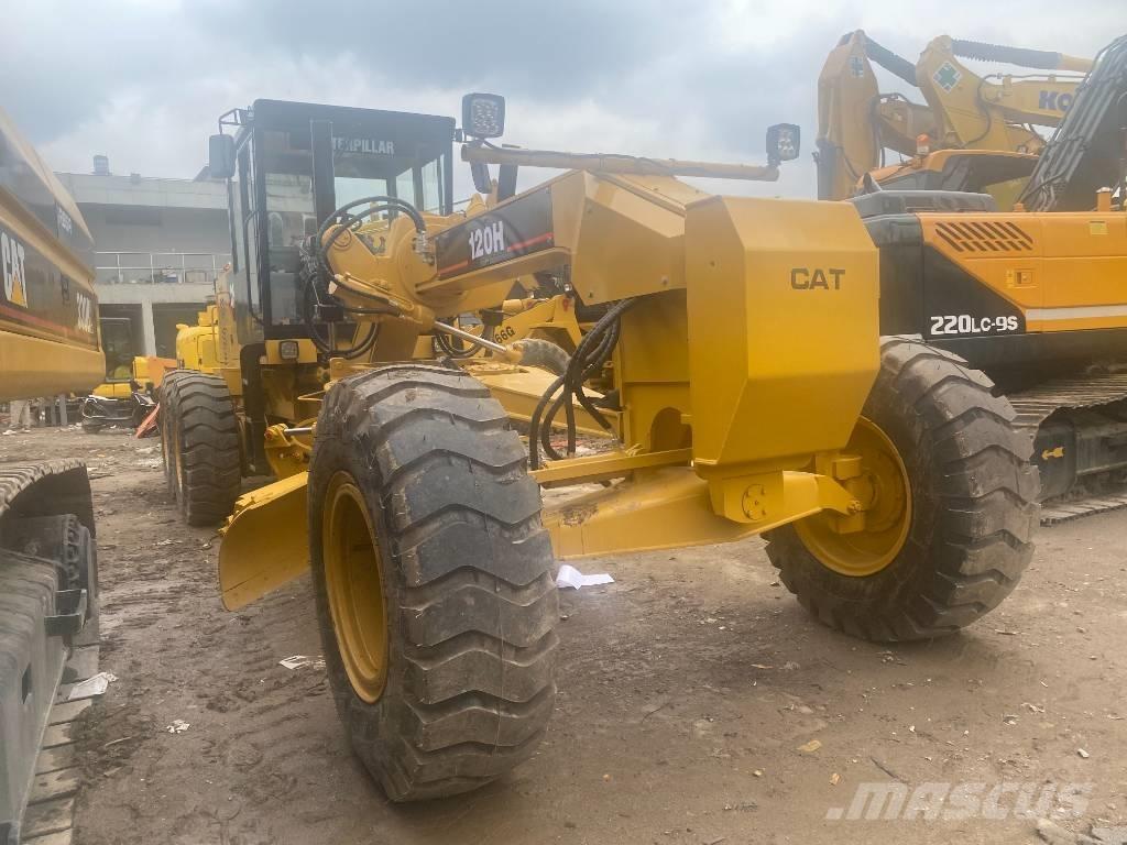 CAT 120 H معدات تمهيد الطرق