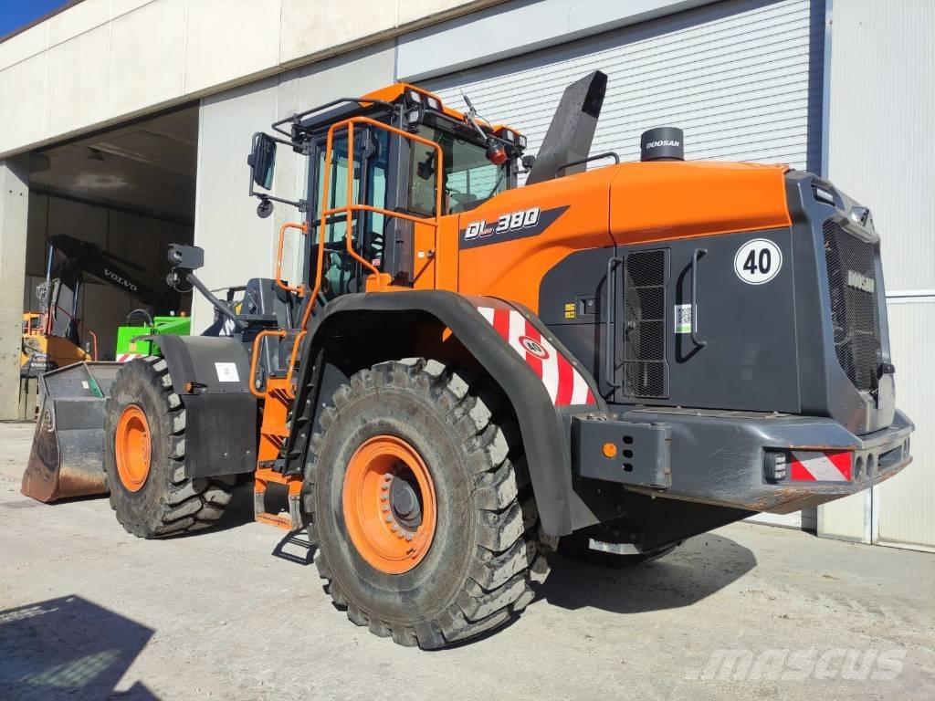 Doosan DL 380-7 لوادر بعجل
