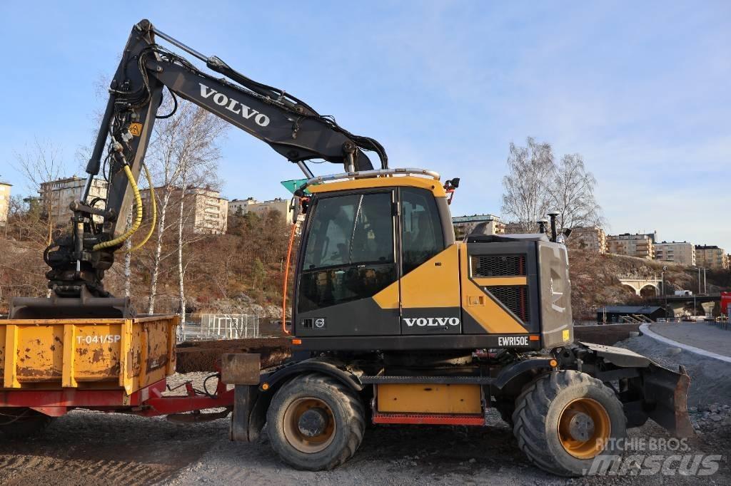 Volvo EWR 150 E حفارات بعجل