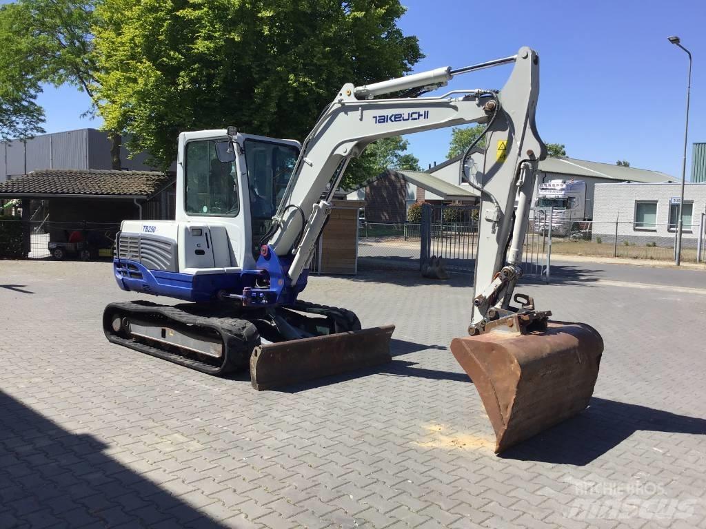 Takeuchi TB 250 حفارات صغيرة أقل من 7 طن (حفارات صغيرة)