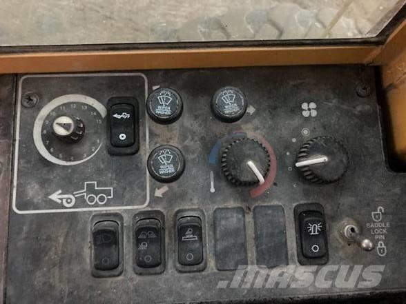 DEERE 772CH معدات تمهيد الطرق