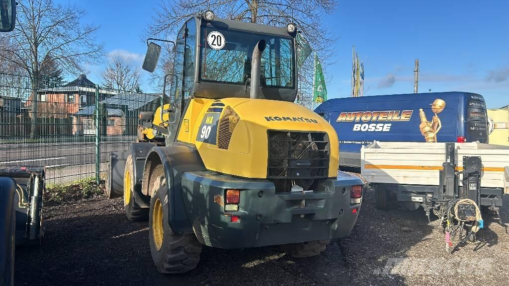 Komatsu WA 90 لوادر بعجل