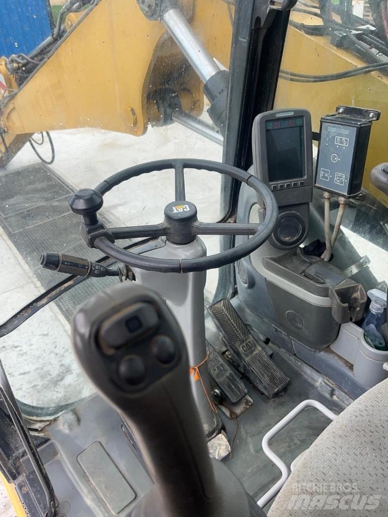 CAT M 313 D VAH حفارات بعجل