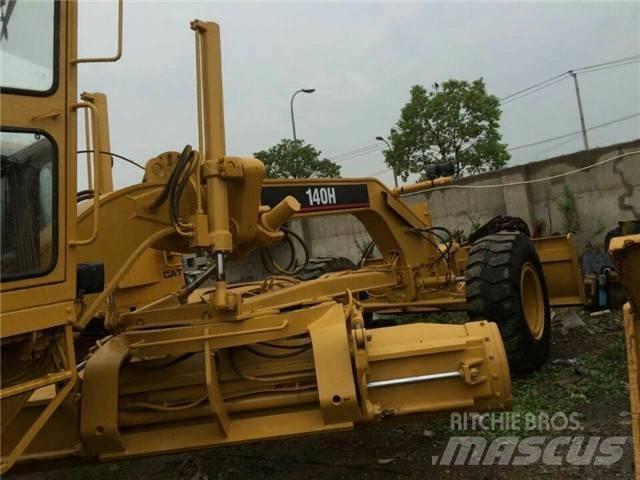 CAT 140 H معدات تمهيد الطرق