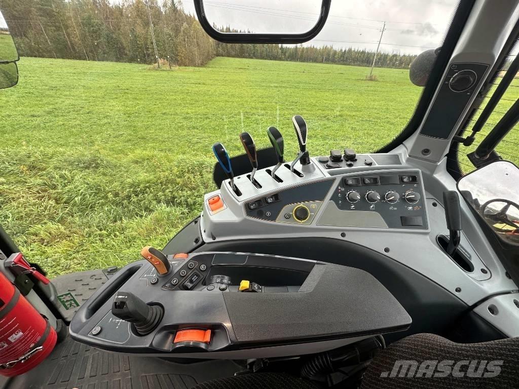 Valtra T 194 الجرارات
