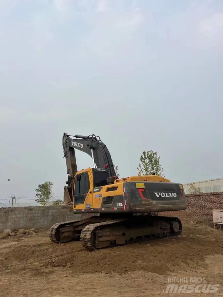 Volvo EC 290 B LC حفارات زحافة