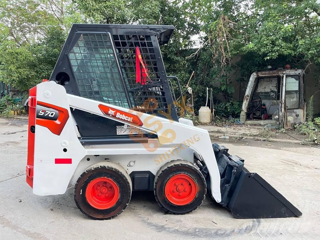 Bobcat S 70 لوادر انزلاقية التوجيه