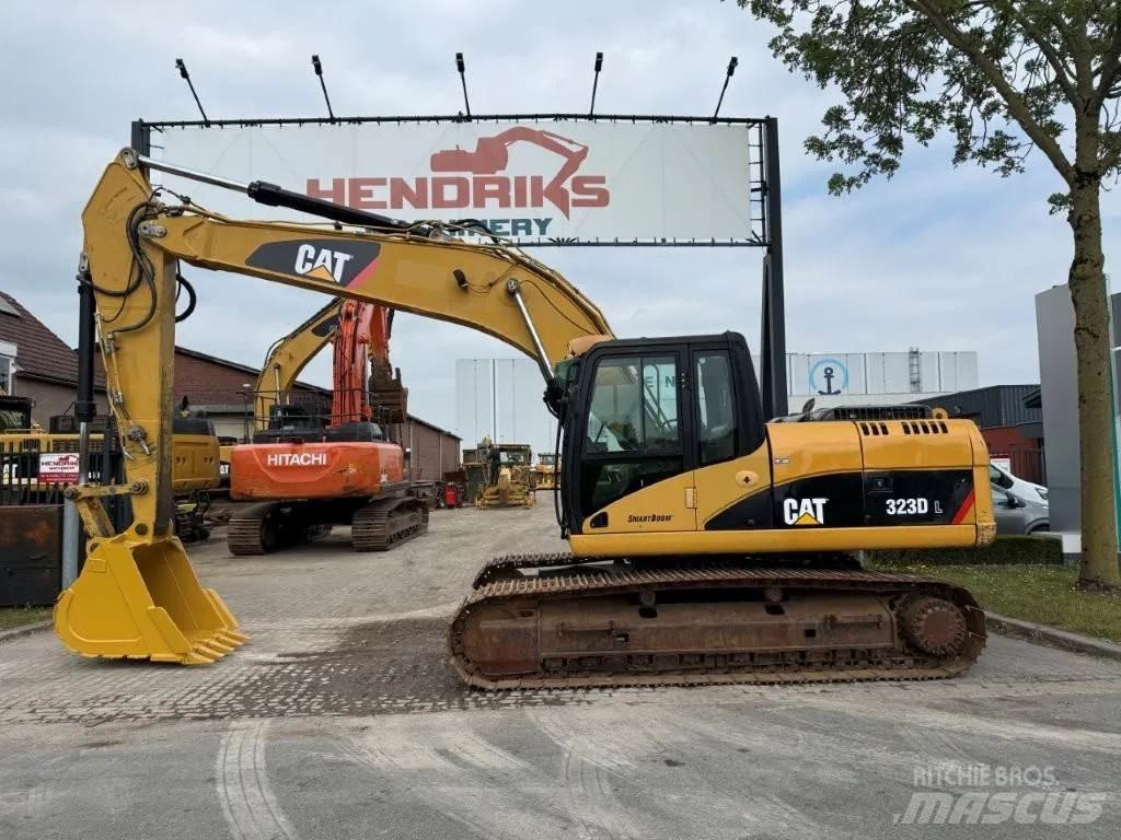 CAT 323DL (320DL) حفارات زحافة
