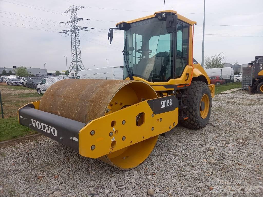 Volvo SD 115 B مداحل أحادية الأسطوانة