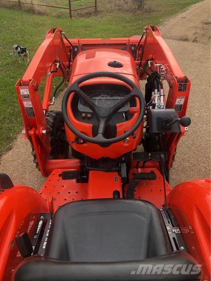 Kubota L 3301 HST الجرارات