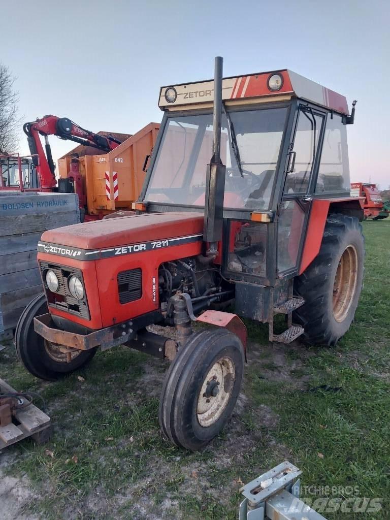 Zetor 7211 الجرارات