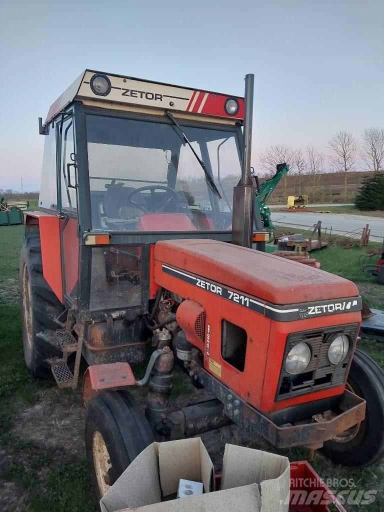 Zetor 7211 الجرارات