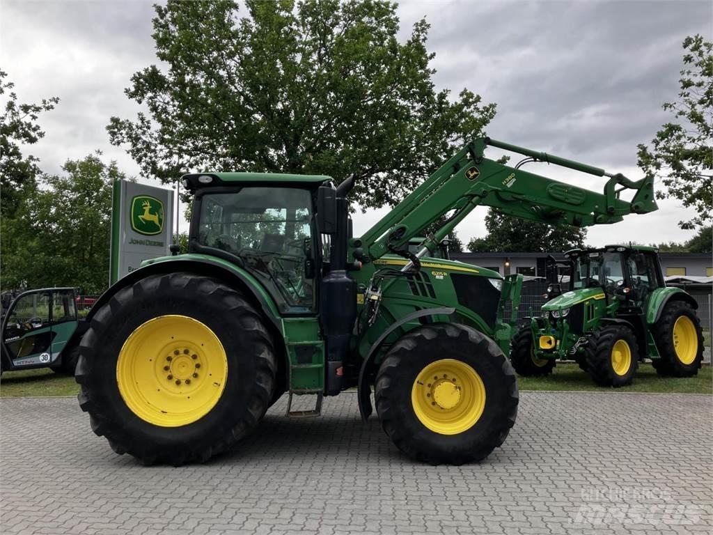John Deere 6215R الجرارات