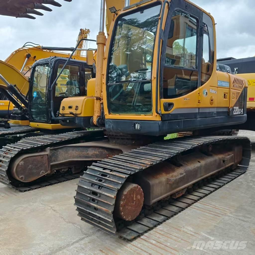 Hyundai R220LC-9S حفارات زحافة