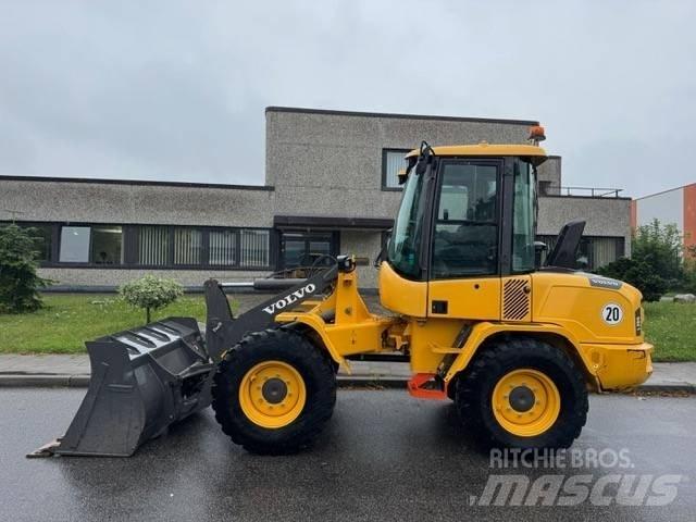 Volvo L 30 G لوادر بعجل