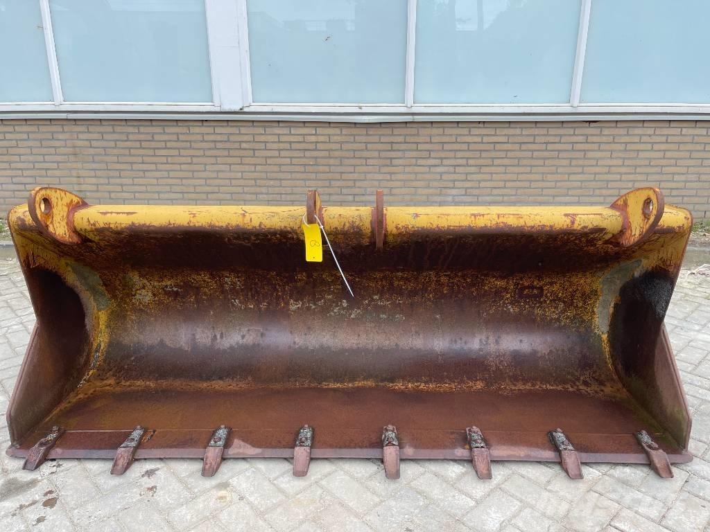 CAT Backhoe bucket دلاء