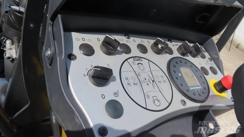 Bomag BW80 AD-5 مداحل ثنائية الاسطوانة