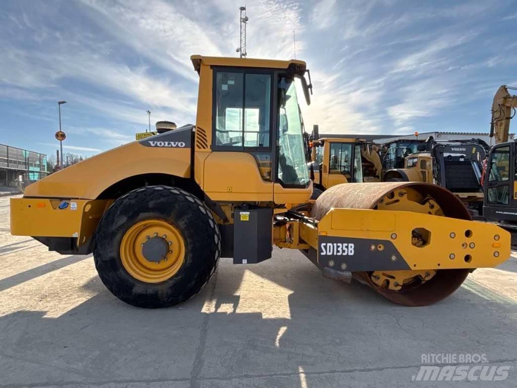 Volvo SD 135 B مداحل أحادية الأسطوانة