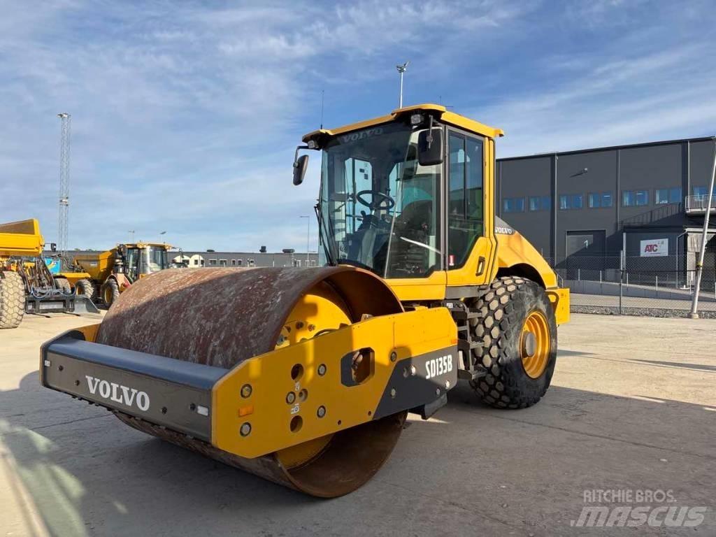 Volvo SD 135 B مداحل أحادية الأسطوانة