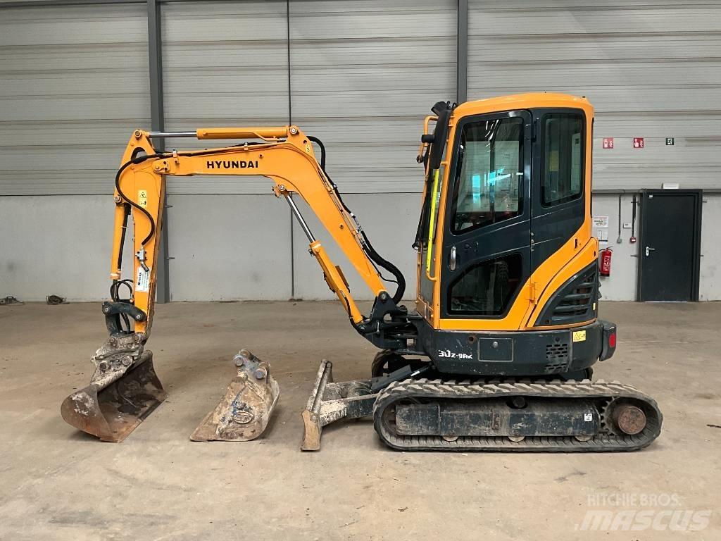 Hyundai 30 Z-9 AK حفارات صغيرة أقل من 7 طن (حفارات صغيرة)