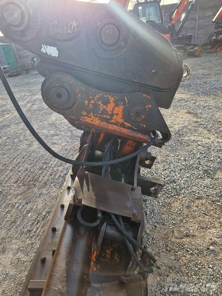 Hitachi ZX 160 LC-5 حفارات زحافة
