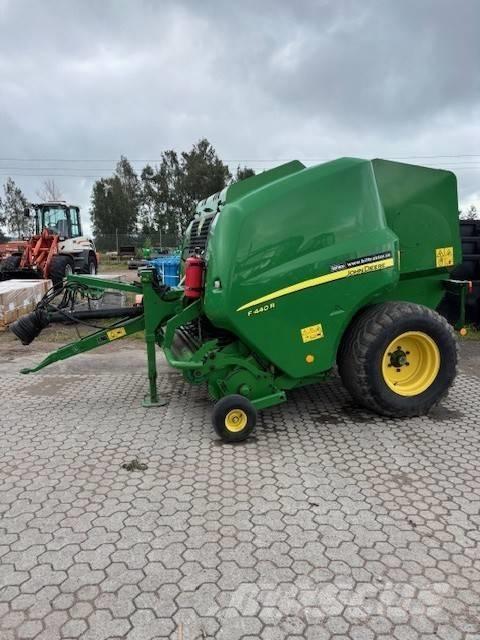 John Deere F 440 R محزمات مستديرة