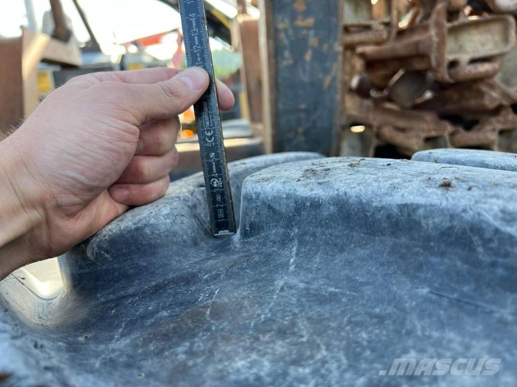 Valmet 840.2 شاحنات