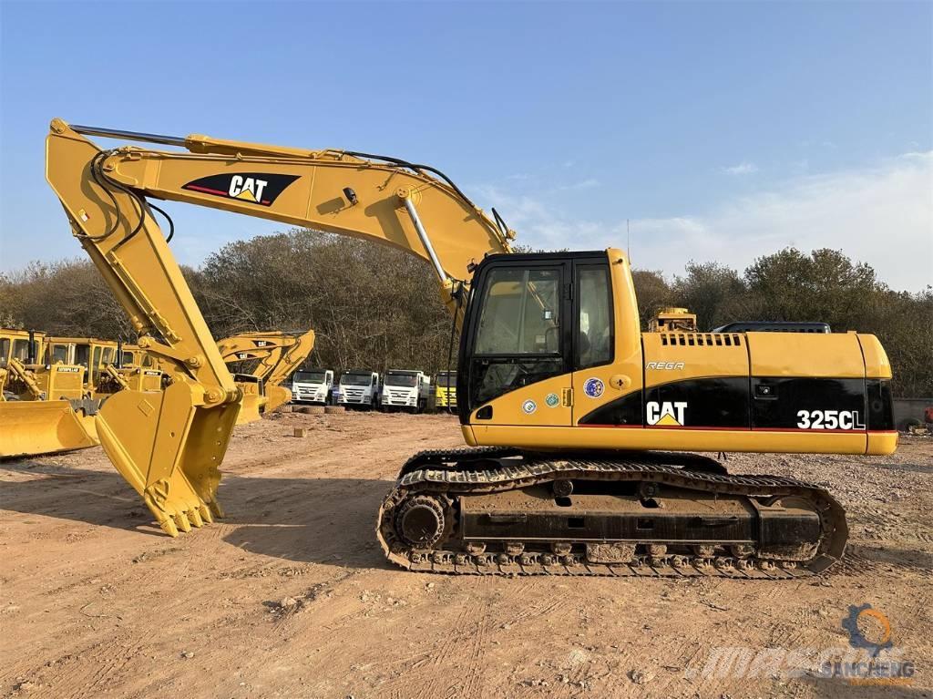CAT 325 C حفارات زحافة