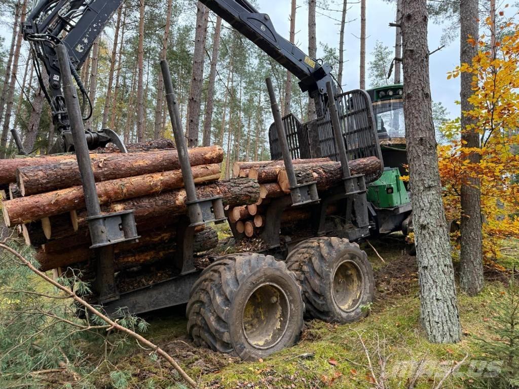 John Deere 1010 E شاحنات