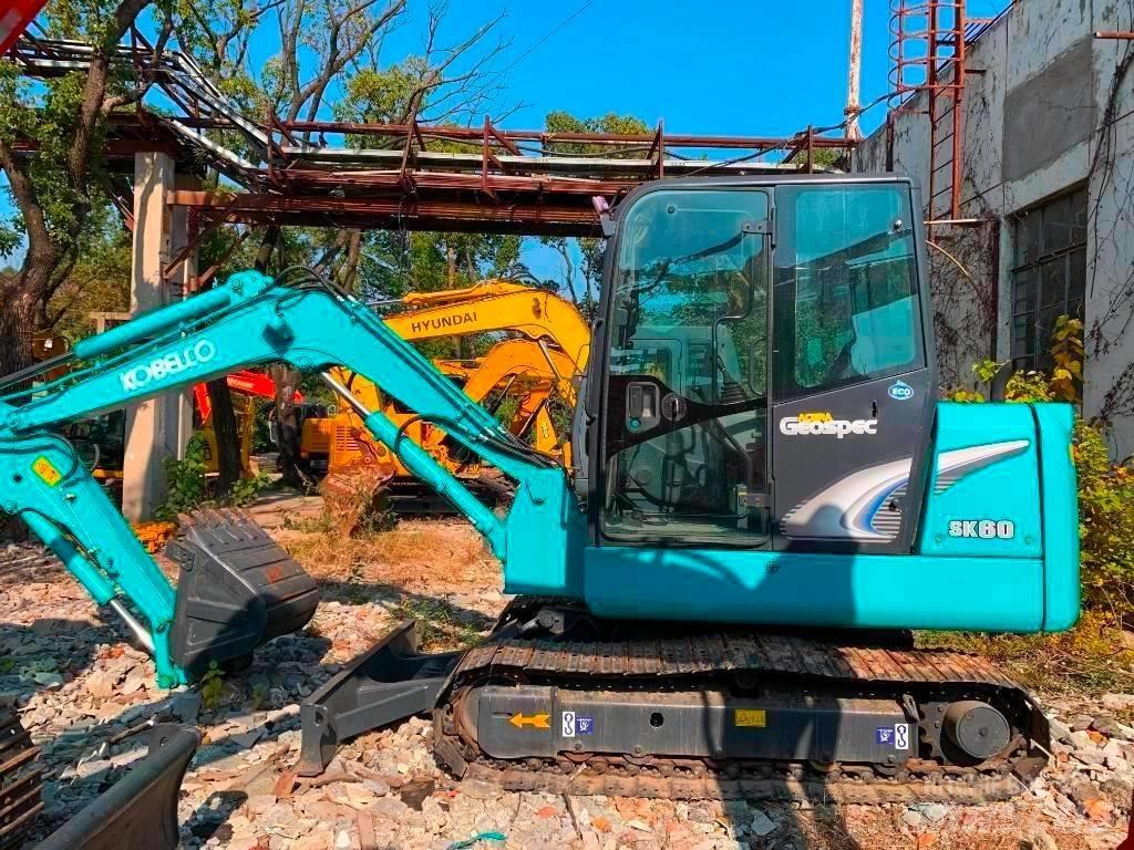 Kobelco SK 60 حفارات زحافة
