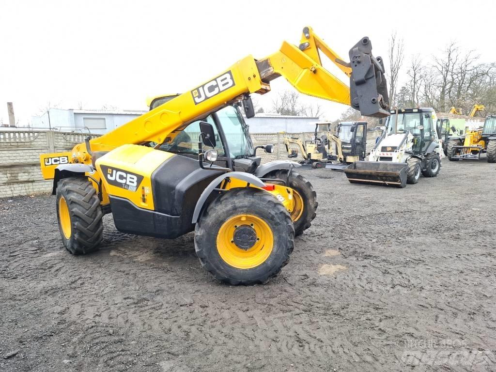 JCB 531-70 مناولات متداخلة