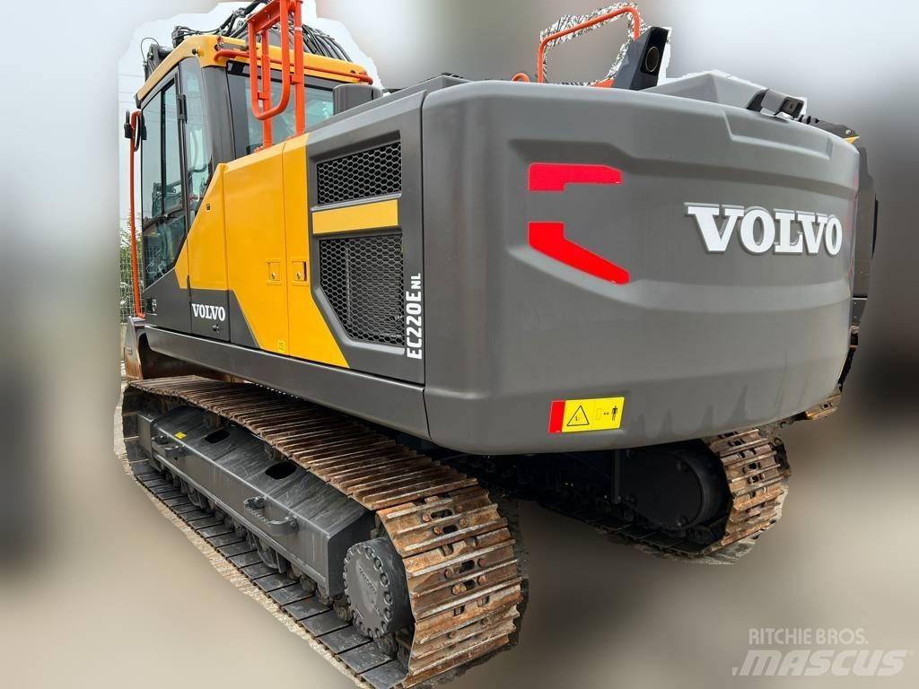 Volvo EC 220 E حفارات زحافة