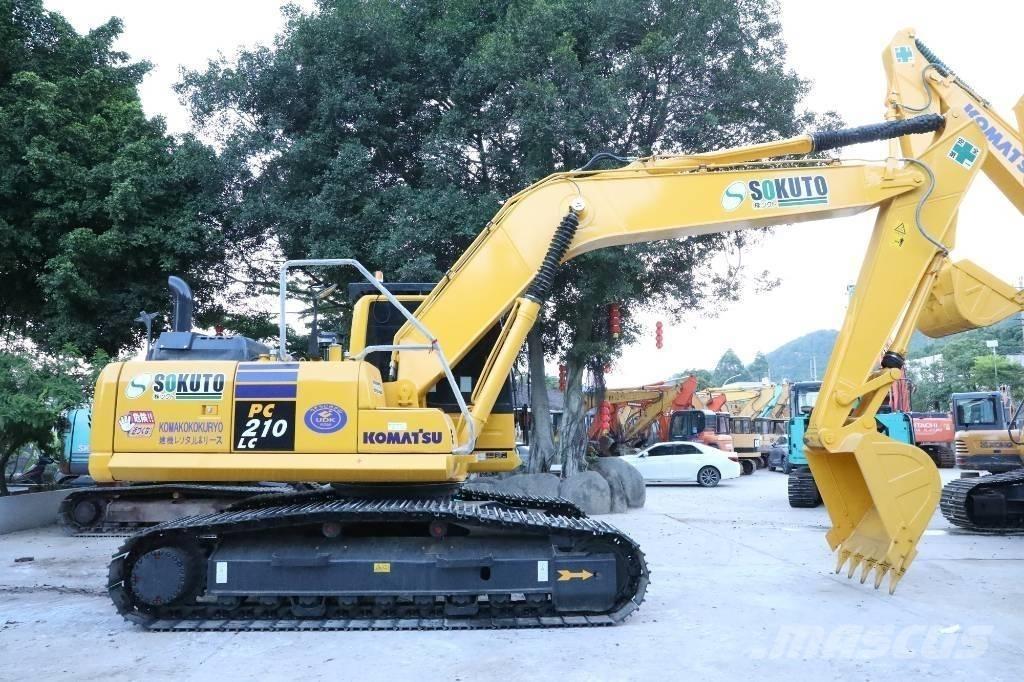Komatsu PC 210-8 حفارات زحافة