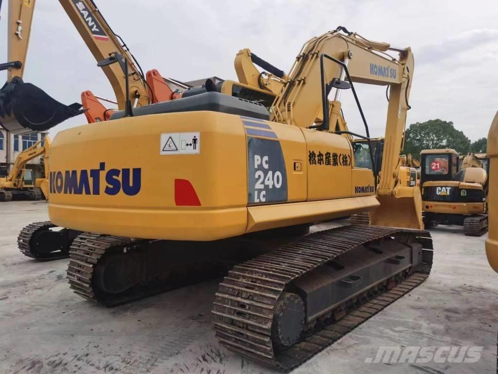 Komatsu PC 240 LC-8 حفارات زحافة