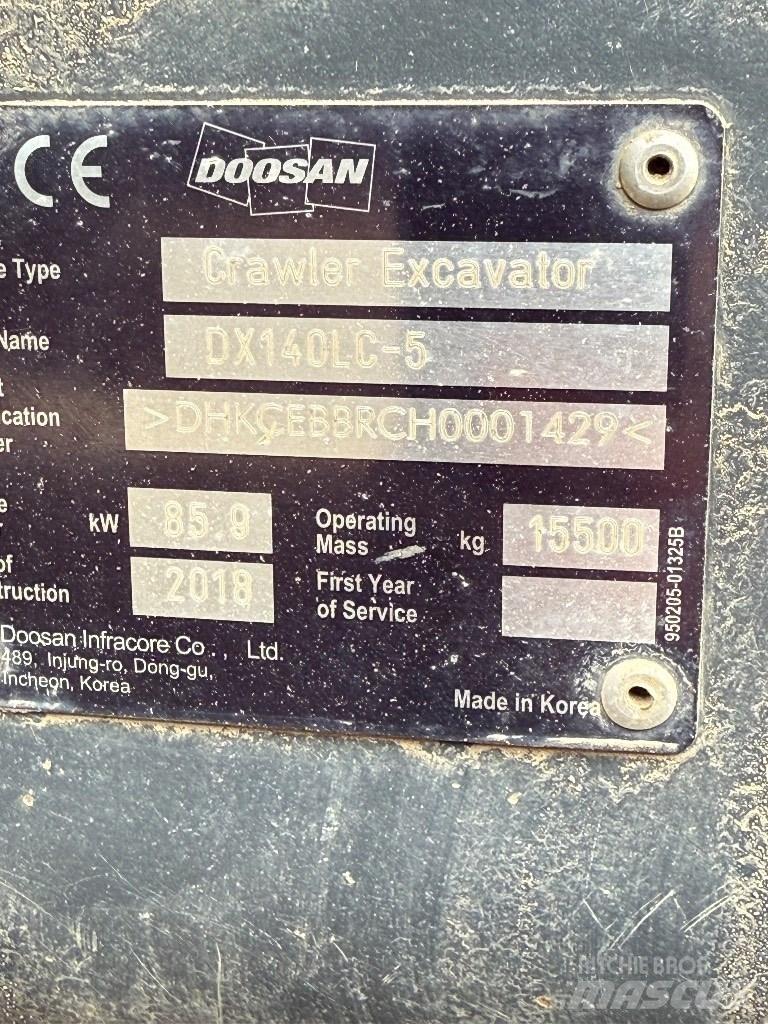 Doosan DX 140 LC حفارات زحافة