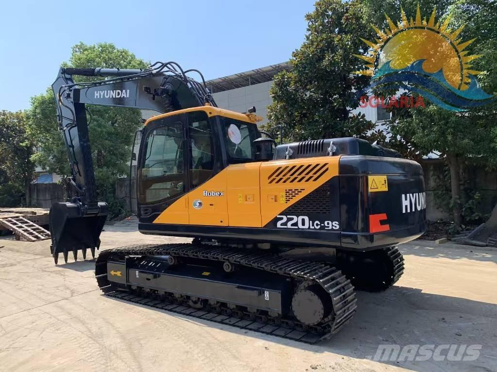 Hyundai R220LC-9S حفارات زحافة