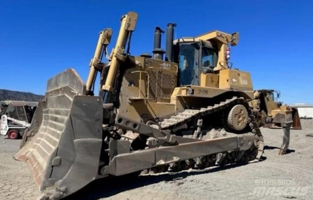 CAT D10T بلدوزرات مجنزرة